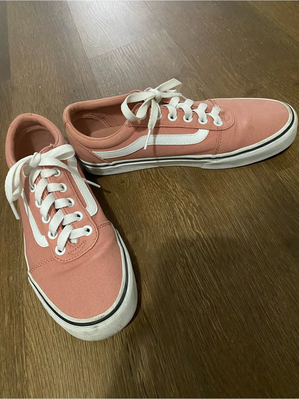 Vans Low-Top Canvas Sneakers in Dusty Pink with White Stripe Women’s 8.5 Men’s 7